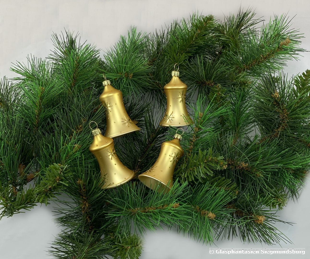 Glocken 6 cm 4er Set Gold mit Goldstern dekoriert Glöckchen haben einen echten Klöppel
