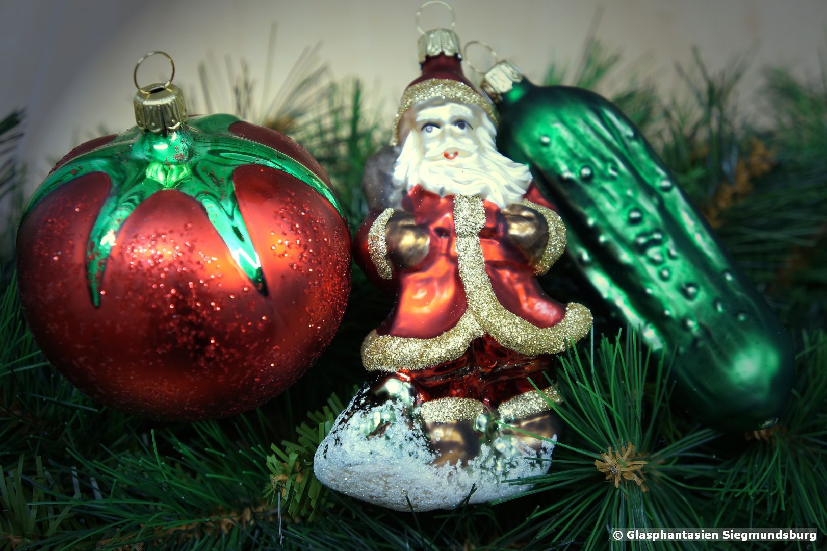 Weihnachts-Trio 3er Set (Weihnachtsmann, Gurke, Tomate) ist ein besonders beliebtes Set von 3 Weihnachts-Figuren