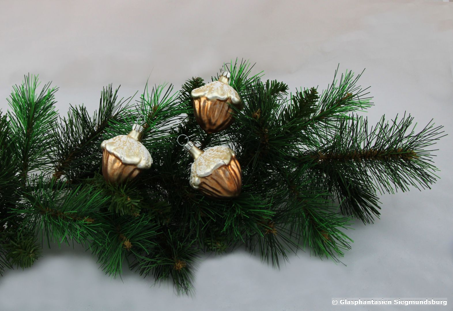Haselnüsse 3er Set bemalter Christbaum-Schmuck aus Glas